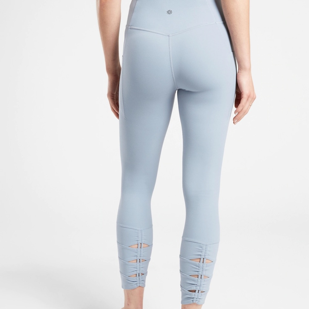 Athleta Salutation Stash Pocket II Cinch 7/8 Tight